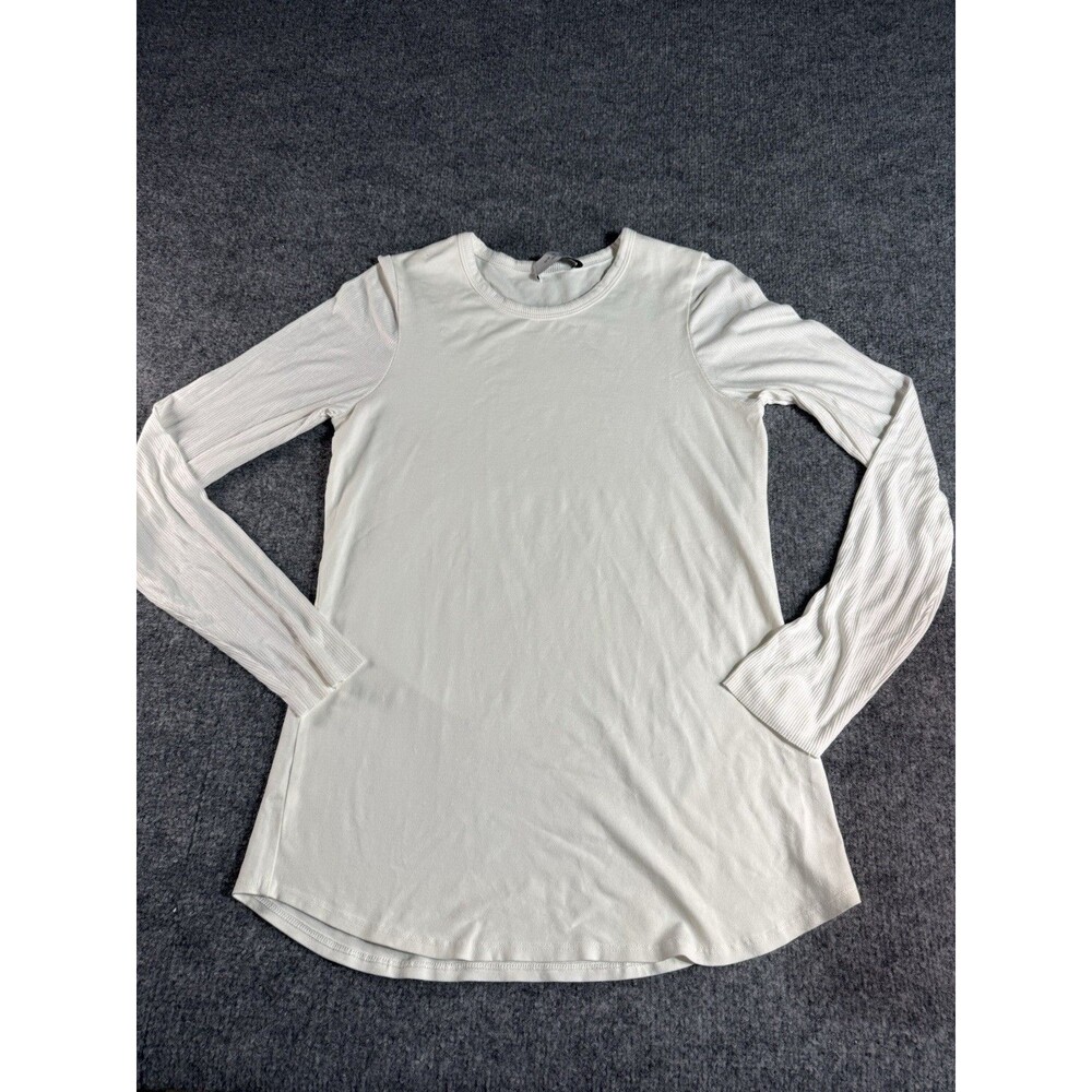 Lola & Sophie White Blouse – Women’s Size M – Minimalist Chic – Lightweight Top